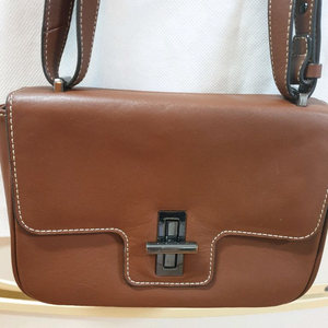 마시모두띠 크로스 숄더백,소가죽가방,드메리엘,리메메,자라,cos,룩캐스트