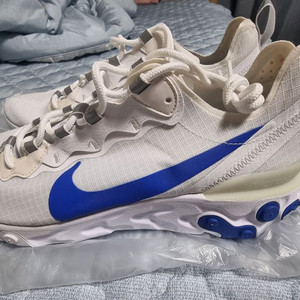 나이키 리액트운동화