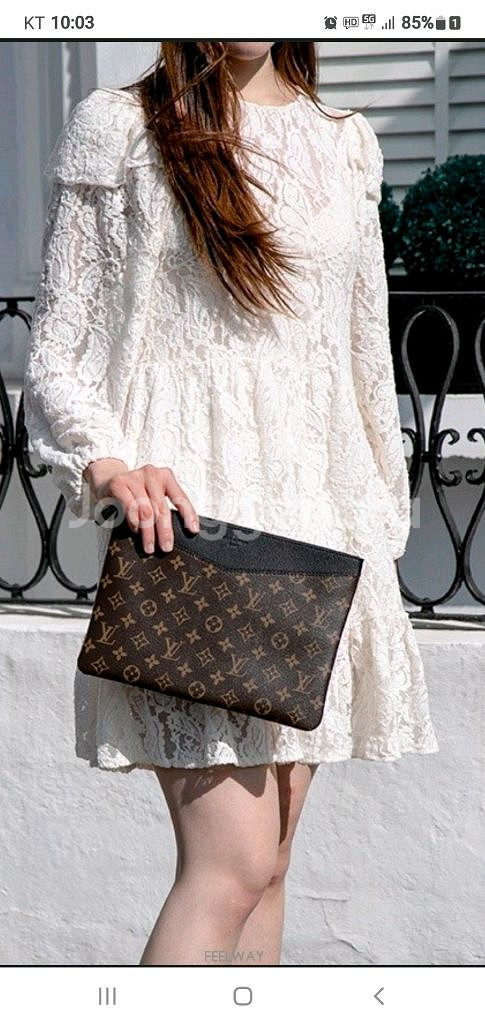 루이비통 데일리 클러치백/파우치백 새상품급 정품(영수증O)구찌프라다디올고야드샤넬셀린느보테가생로랑버버리발렌시아가--5