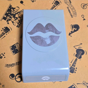 EK 입술 펀치, 해골 펀치