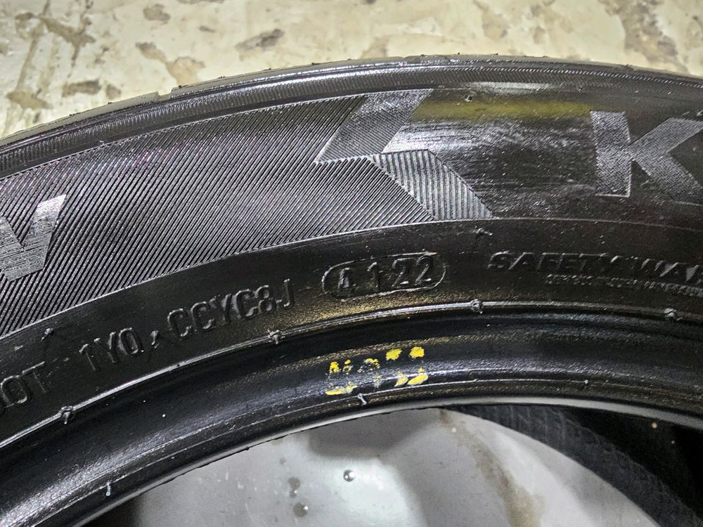 215 50 17 금호 중고타이어한대분 이미지