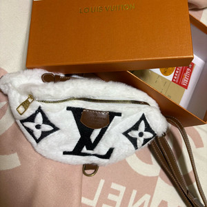 루이비통 퍼 힙색