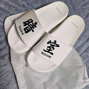 (280) 다크룸 스튜디오 한정판 자수 슬리퍼 새상품