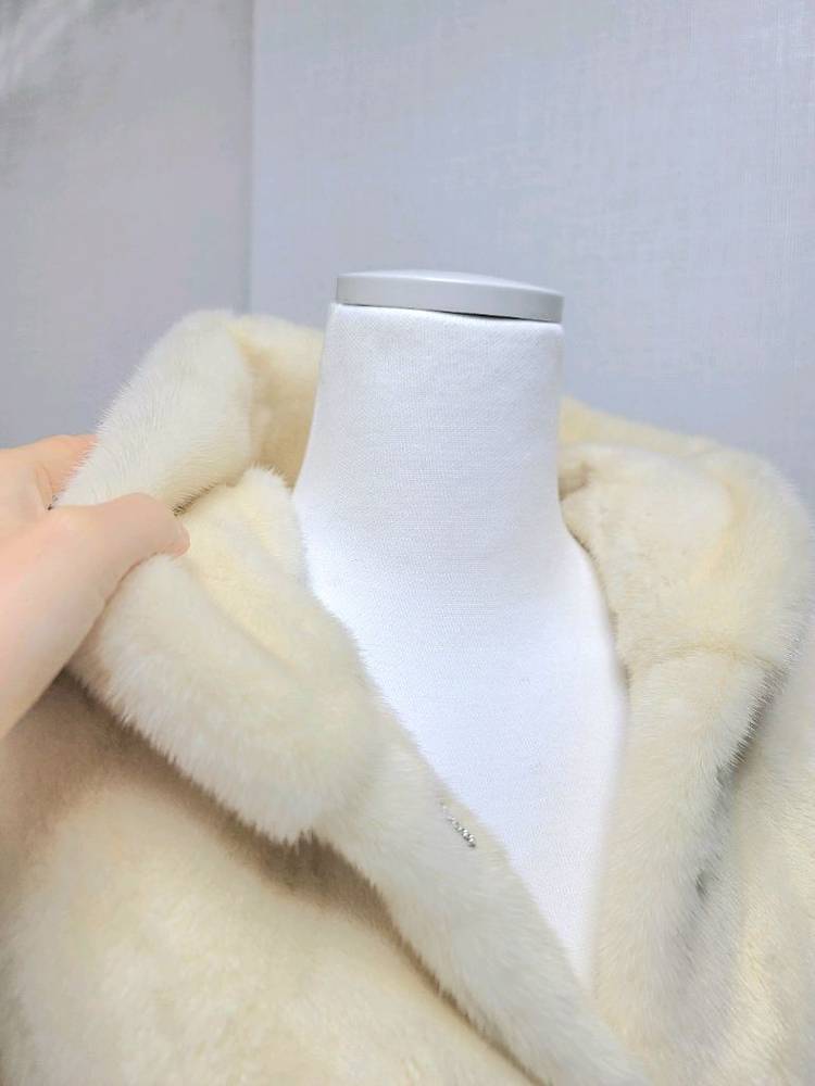 펄화이트에 가까운 크림색 후드 밍크코트 (코펜하겐 퍼플 등급)--8