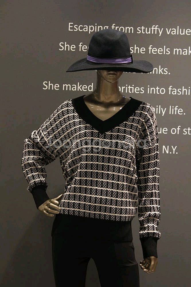 제시뉴욕 다이아몬드 브이넥 니트, 스커트 세트--9