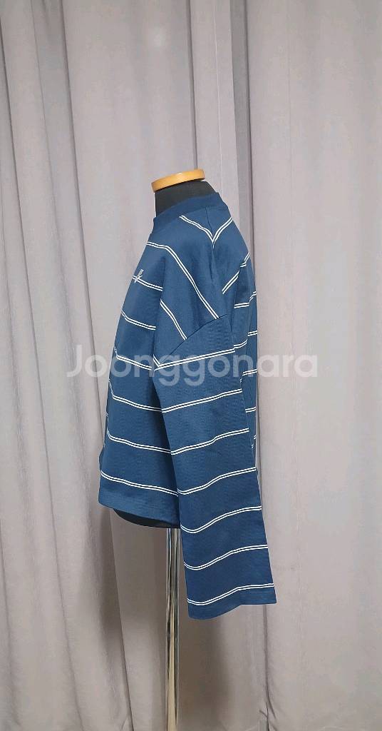 나이키 스포츠웨어 스트라이프 여성 긴팔 탑 티셔츠 M(85) 상태양호--3