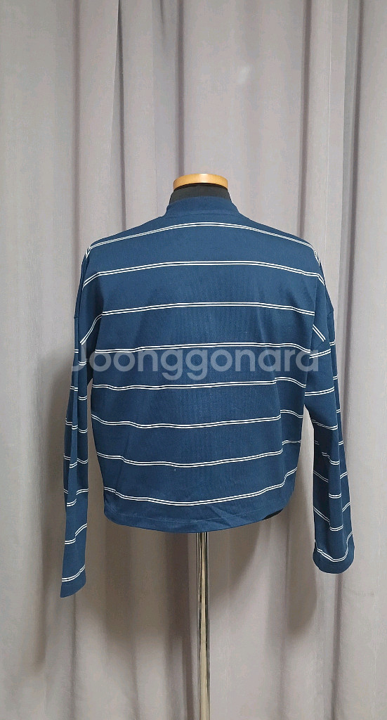 나이키 스포츠웨어 스트라이프 여성 긴팔 탑 티셔츠 M(85) 상태양호--4