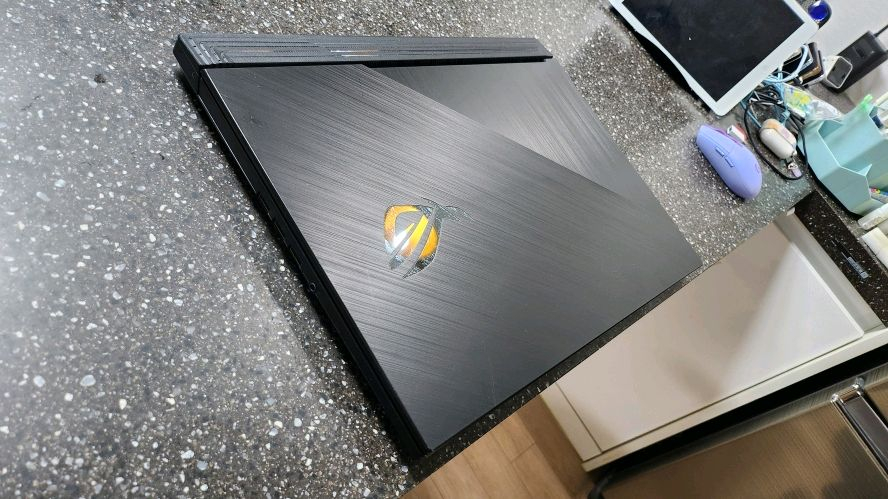 아수스 로그 스트릭스 17.3인치 고성능 게이밍 노트북/GTX1660Ti 이미지