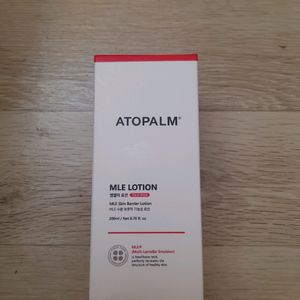 아토팜 엠엘이 로션 새상품 판매합니다.
