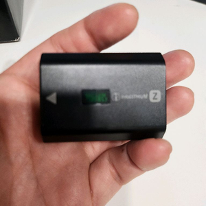 소니 배터리 np-fz100 팝니다. 상태양호