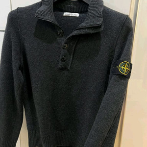 스톤아일랜드 차콜 반집업니트 95~100