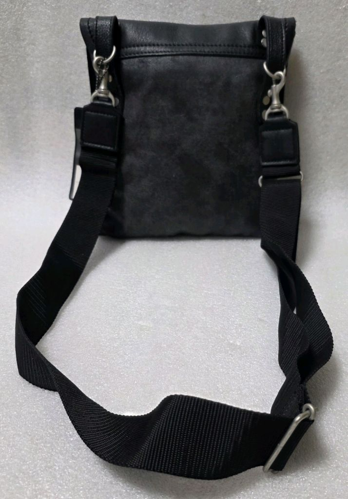 아트버그 ART BERG 가죽 매선저 크로스백 일본브랜드 이미지