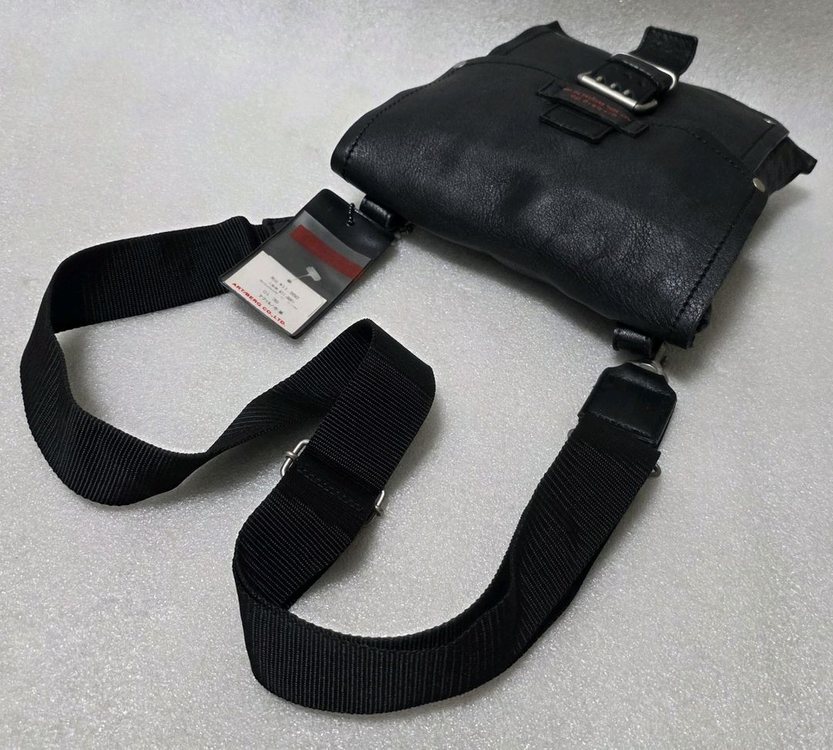 아트버그 ART BERG 가죽 매선저 크로스백 일본브랜드 이미지