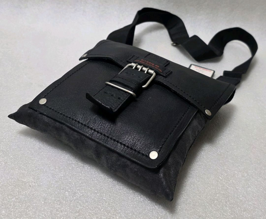 아트버그 ART BERG 가죽 매선저 크로스백 일본브랜드 이미지