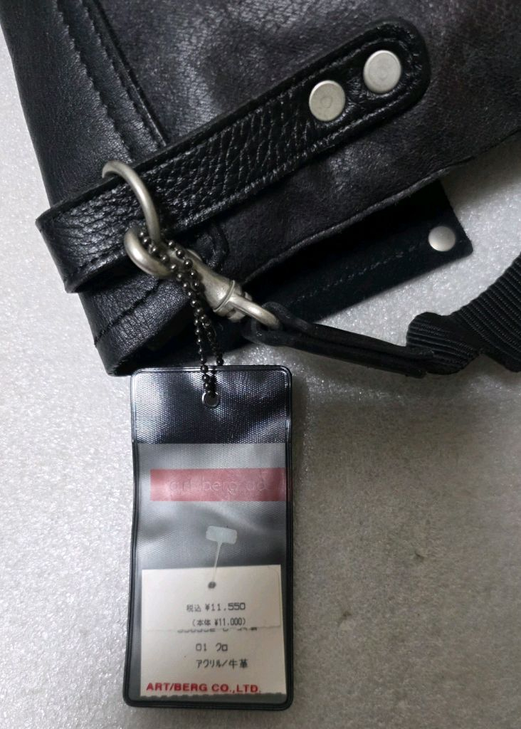 아트버그 ART BERG 가죽 매선저 크로스백 일본브랜드 이미지