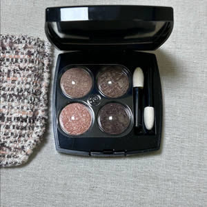 [새상품] 한정판 샤넬 트위드 아이섀도우 04 트위드 브룬 에 로즈