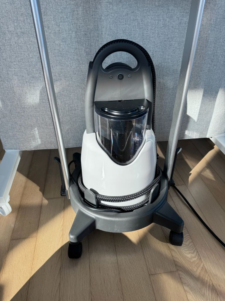 로라스타 스팀다리미 lift 리프트 화이트 , 로라스타 리프트 스팀카트, 다리미판 포함 판매합니다.--2