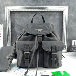 프라다 미디엄 리나일론 백팩