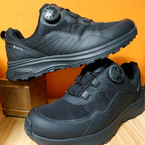 (한번사용)트렉스타 고어텍스 보아 트레킹화(사이즈250)