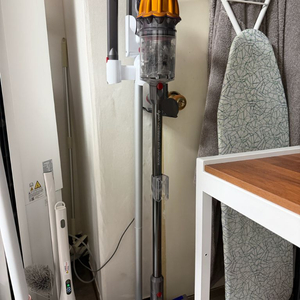 다이슨 V12 디텍트 슬림 서브마린 무선 청소기 이미지