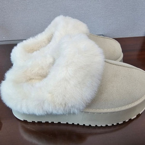 UGG 퍼 슬리퍼 240