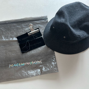 피스마이너스원 버킷햇 초판