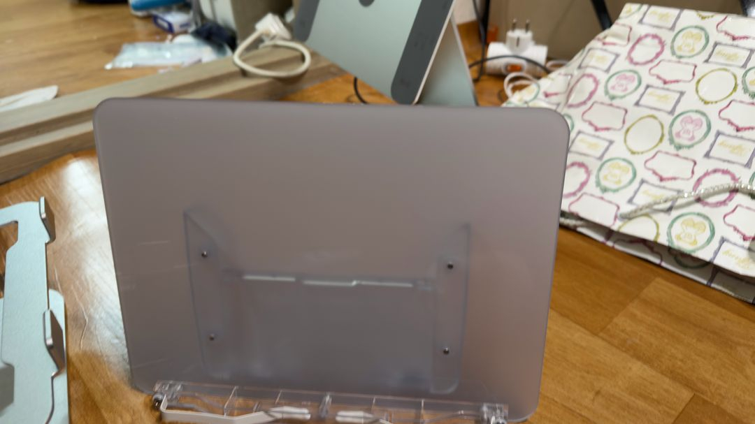 반투명 독서대 이미지