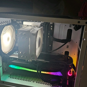 i5-12400 , rtx4070 ddr5 16g 게이밍컴퓨터 팝니다