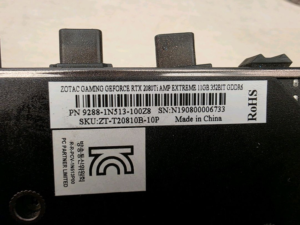 ZOTAC RTX 2080 Ti AMP Extreme--3