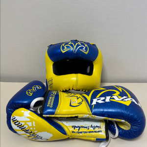 라이벌 로마첸코 에디션 세트 팝니다(헤드기어, 글러브)