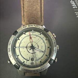 타이맥스 익스페디션 인텔리전트 가죽 시계