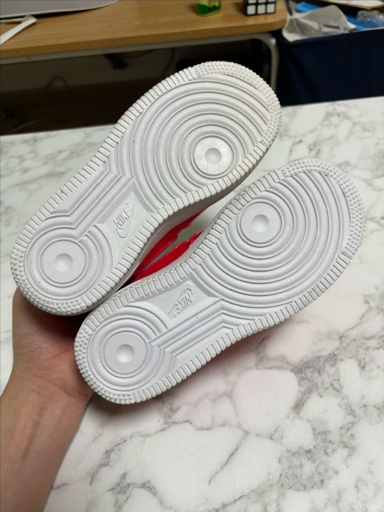 나이키에어포스1 Lv8미드07UV 사이렌레드205--4