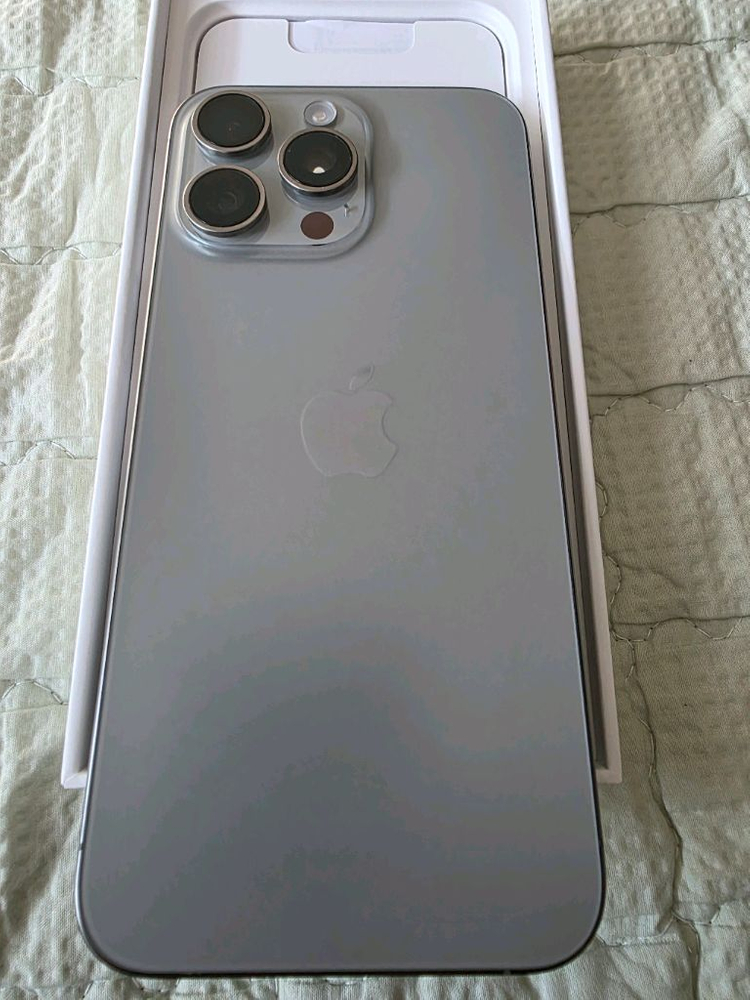 아이폰15프로맥스 256 내츄럴티타늄--1