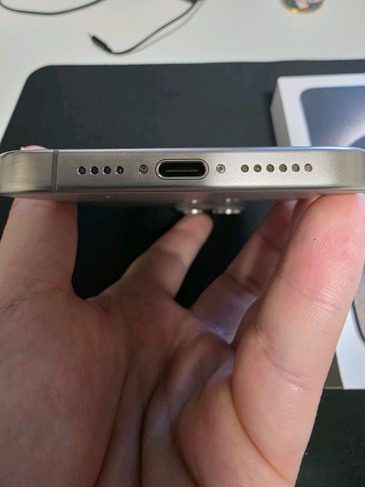 아이폰15프로맥스 256 내츄럴티타늄--2