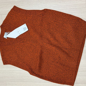 코스 COS 니트조끼 판매합니다