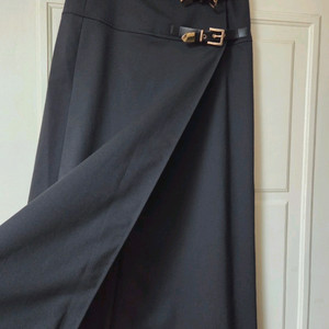 산드로 랩 벨트체인 모혼방 스커트