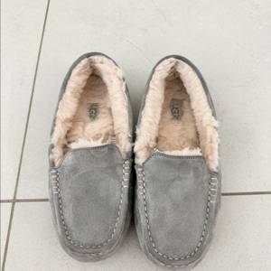 정품) 어그 모카신 무통 앤슬리 3312 - usa7, 240사이즈