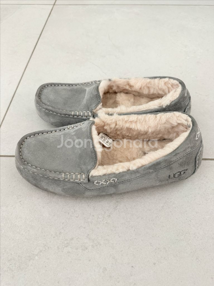 정품) 어그 모카신 무통 앤슬리 3312 - usa7, 240사이즈--3