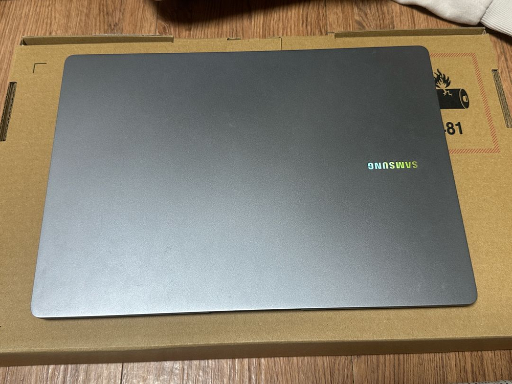 삼성 갤럭시북4 프로 노트북 이미지