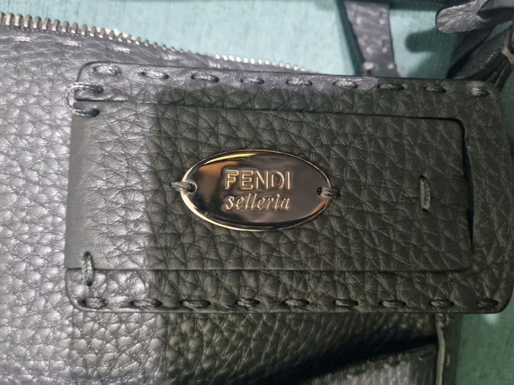 펜디 셀레리아 크로스백--1