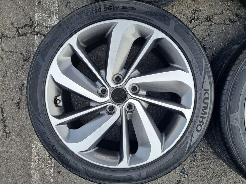 니로 18인치 2254518 휠타이어 팝니다--3