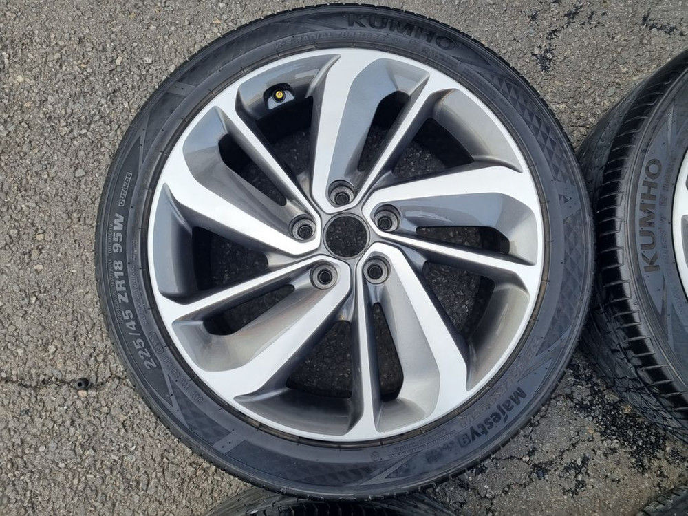 니로 18인치 2254518 휠타이어 팝니다--4