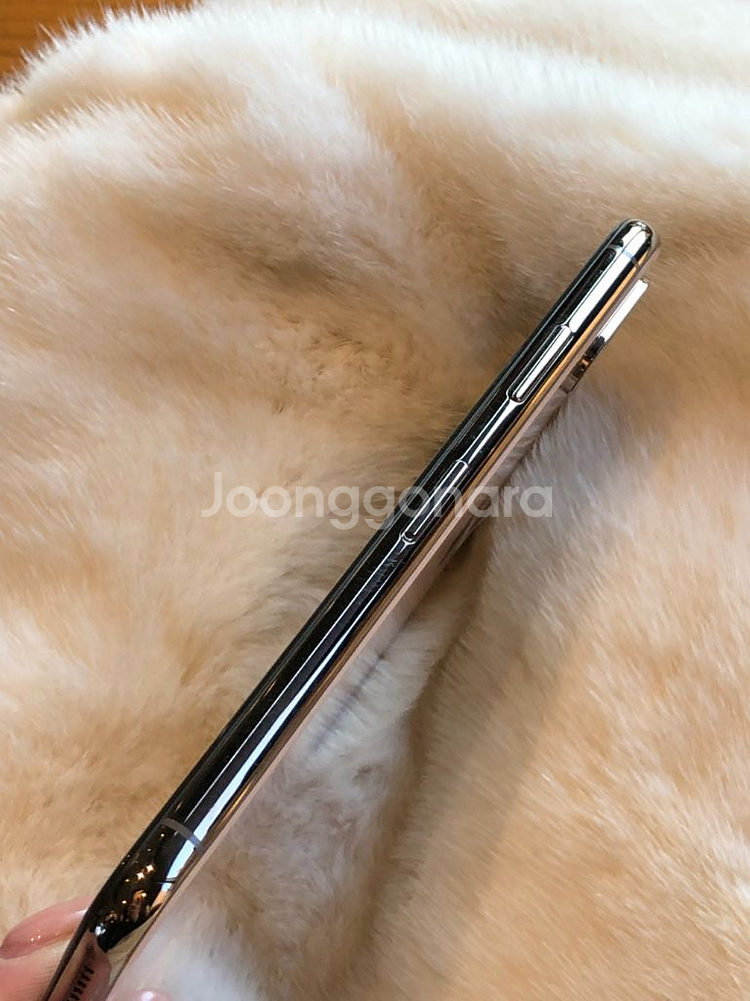 아이폰 XS 골드 64G 배터리 100 무음--3