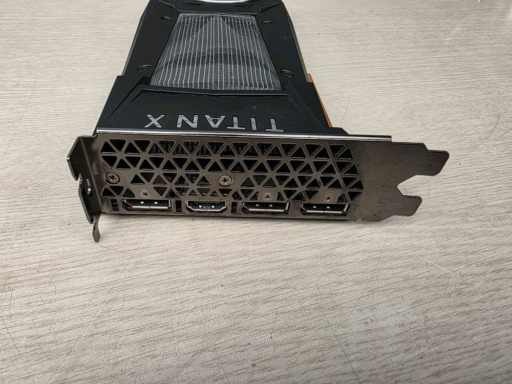 NVIDIA TITAN X 그래픽 카드--1