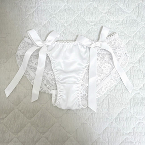 중고 리본 화이트 새틴 팬티