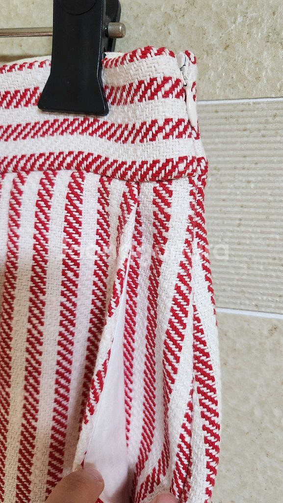 럭키슈에뜨 스커트 36ㅡ새상품--1