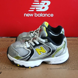 뉴발란스키즈530실버형광145사이즈 운동화