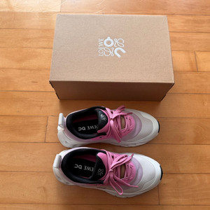 로에베 x 온러닝 클라우드 틸트 2.0 (사이즈37)