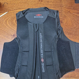 초등 여성 승마용품 스윙조끼 , 부츠, 헬멧 , 가방 이미지