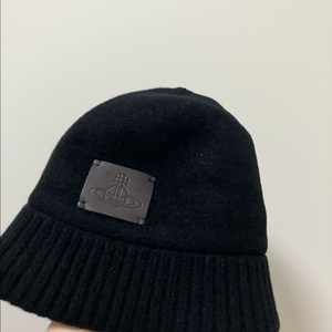 정품 새상품 비비안웨스트우드 버킷햇 블랙